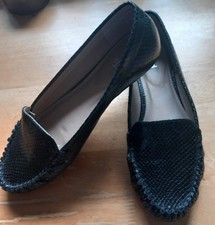 Ladies TU Size 5 Flat Shoes