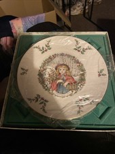 ROYAL DOULTON Bone China