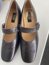 Brown Mary Jane Wide Size 5
