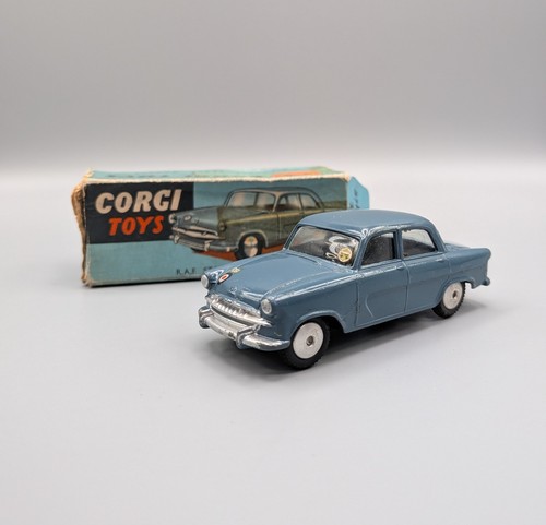 Corgi 352 raf staff car - raf,