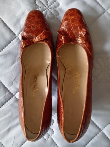 Women vintage tan alligator - women's,