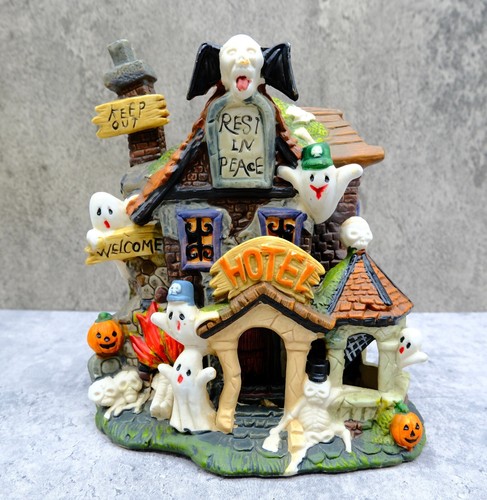 Spooky hollow village haunted - hollow,
