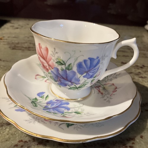 Royal albert bone china - royal,