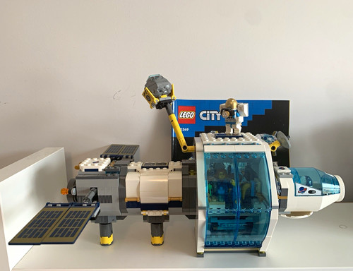 Lego city space 60349 - city,