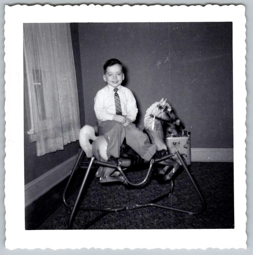 Vtg snapshot smiling - b&w,