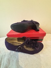 Free Postage Size 5 red