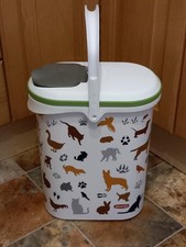 Curver 10L Pet Food Container with detachable handle and tight fitting lid 