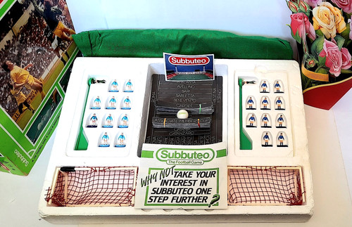 Vintage 1980 subbuteo set - subbuteo,