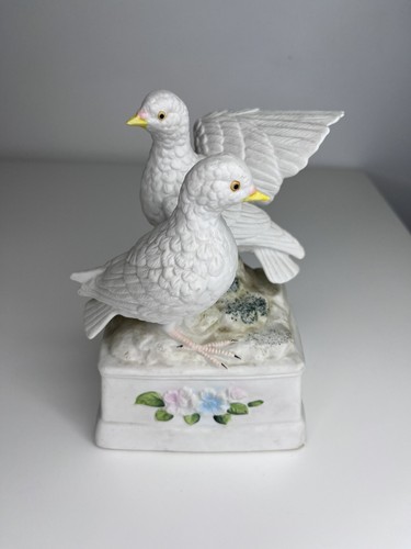 Vintage porcelain dove couple - vintage,