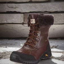 Size 5Y / 6.5W - Ugg