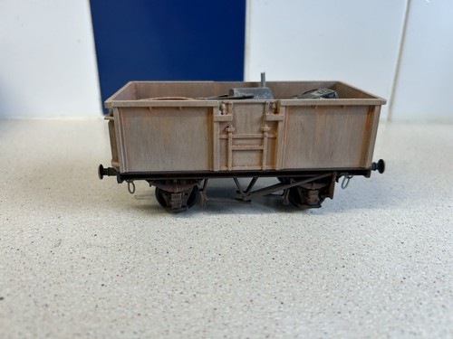 Gauge weathered mineral - o,