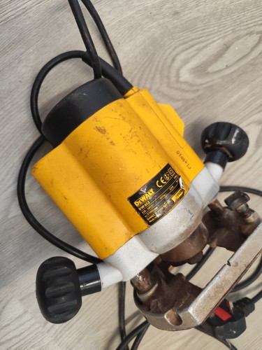 Dewalt dw613 plunge router - plunge,