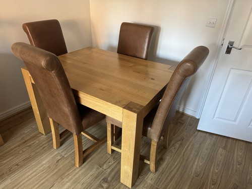 Solid oak dining - table, 4