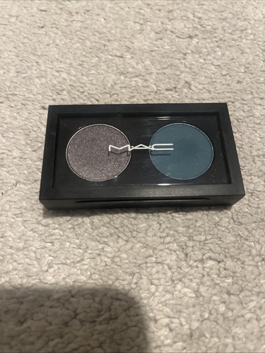 Dynamic duo mac eyeshadow - dynamic,