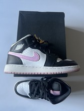 Jordan 1 Mid White Black Light