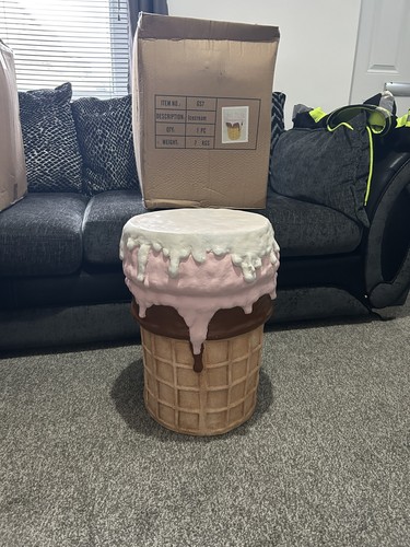 Giant icecream table side - ,,