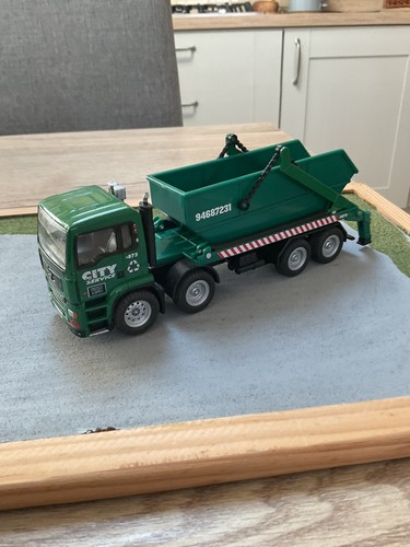 Scale man 8x4 skip - 8x4,