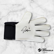 Dean Henderson signed