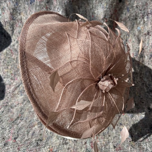 Bow small disc fascinator