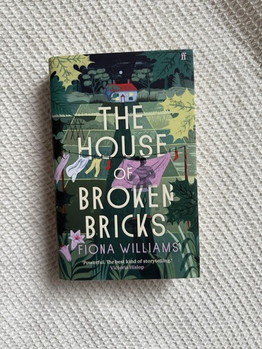 The house broken bricks - house, of