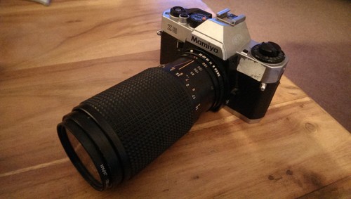 Mamiya camera body - &,