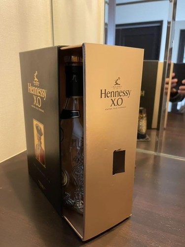 Hennessy gold cap empty - hennessy,