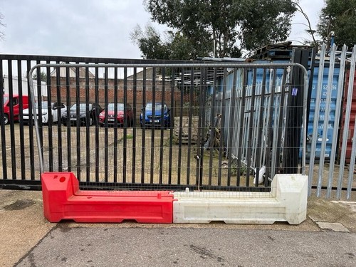 Heras slot blocks one red - heras,