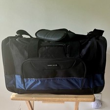 Perry Ellis Portfolio 22 inch