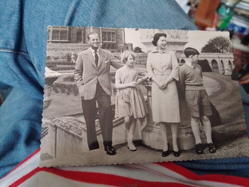 Royalty qeii royal family - family, east