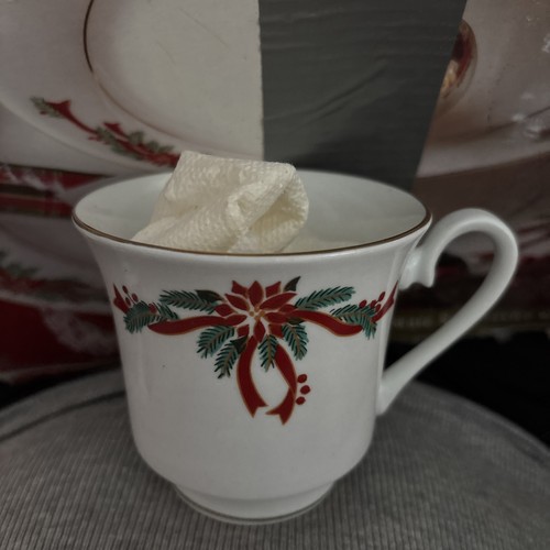 Poinsettia ribbons porcelain - poinsettia,