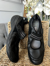 Clarks Wave Women's Shoes
