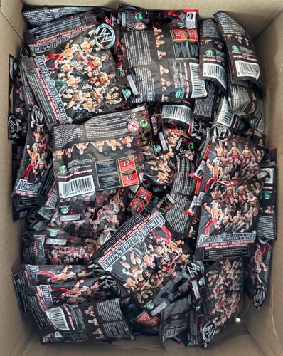 Lot sealed wwe 2008 - 10,