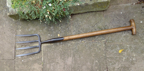 Vintage potato fork - fork., lug