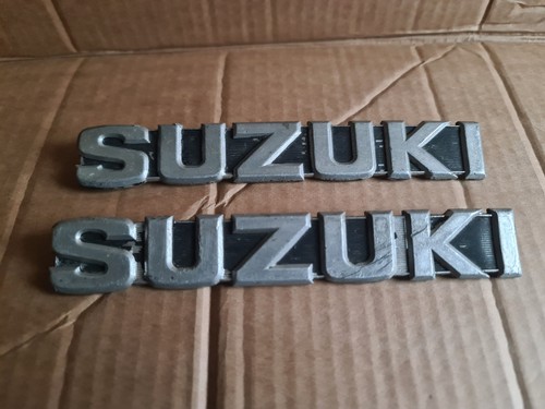 Old suzuki motorcycle - 2x,
