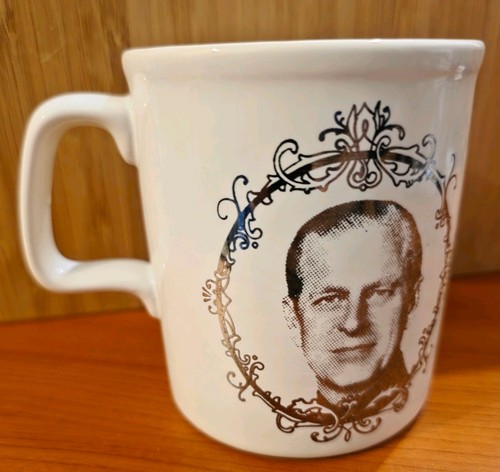 Vintage 1977 queen - ​vintage,