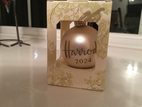 Harrods 2024 oyster christmas - oyster,