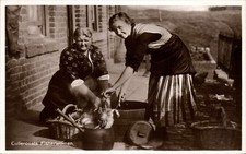 Cullercoats fisherwomen - fisherwomen.,