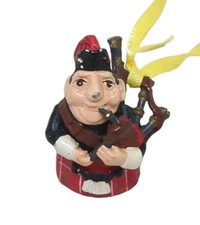 Vintage Painted Pewter Thimble