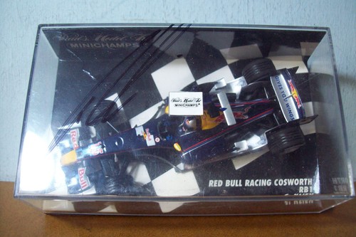 Minichamps 400 050015 red - 1/43,