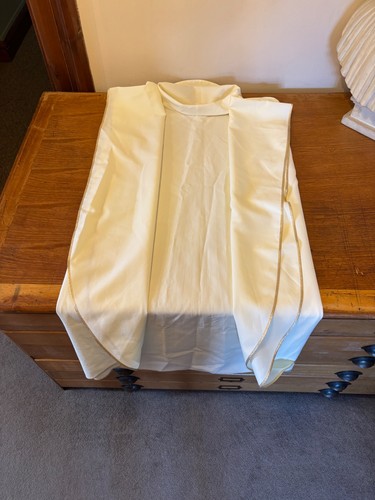 Simple white chasuble - ,, good