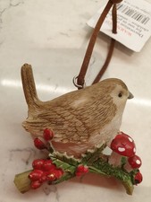 Gisela Graham robin on holly hanging decoration with tag 2.2" x 2.5" 5.5 x 6.5cm