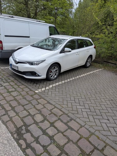 2016 toyota auris - toyota,