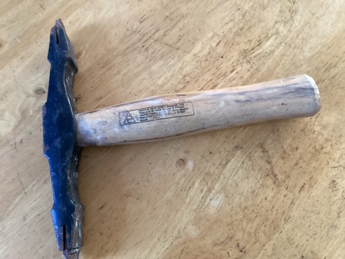 Bricklayers scutch hammer - bricklayers,