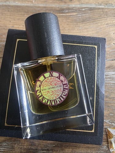 Jinx perfume wing drying - perfume, pose