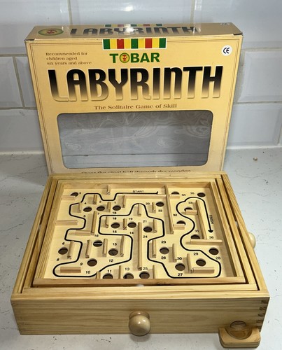 Wooden labyrinth tilting - labyrinth, maze