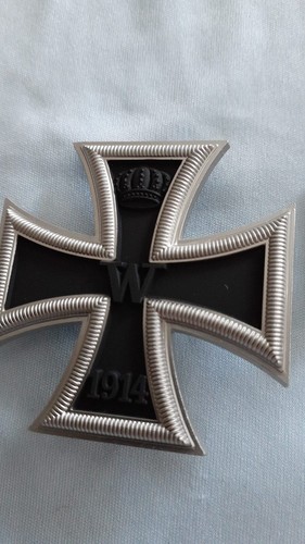1914 iron cross - repro, chest