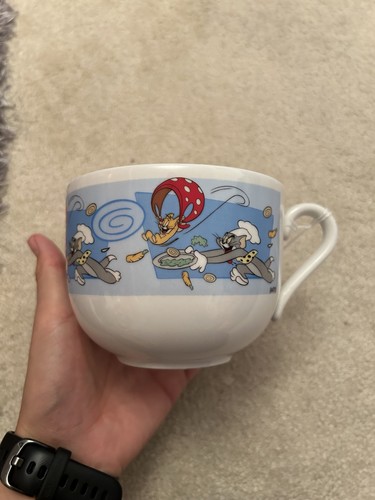 Large tom and jerry - and,