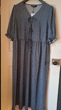 BNWT Ladies Yours Dress Size