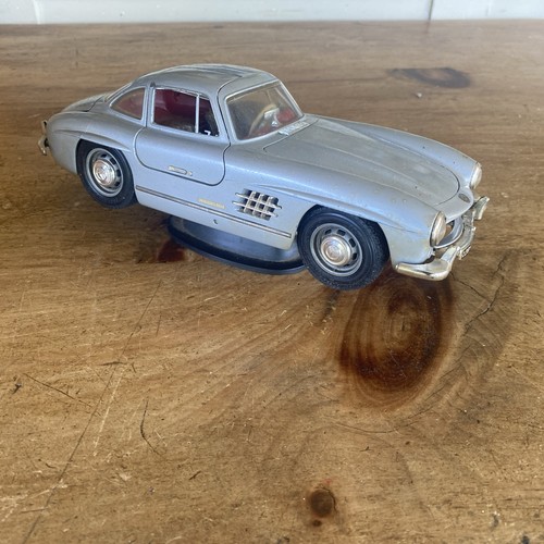 Bburago mercedes benz - mercedes-benz, 300