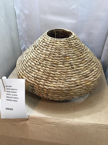 Large wicker tapered lamp - large,